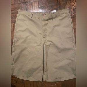 Vintage Y2k Dickies Baggy Work/skate shorts. Khaki